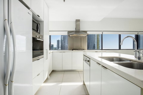 Ultra Broadbeach - New Castle Holiday 31