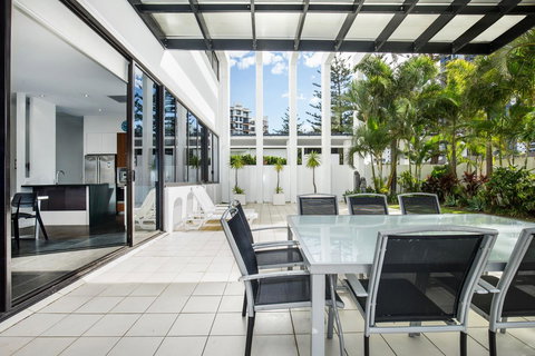 Ultra Broadbeach - New Castle Holiday 26