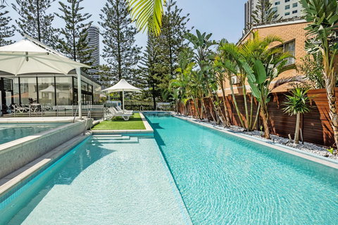 Ultra Broadbeach - New Castle Holiday 3