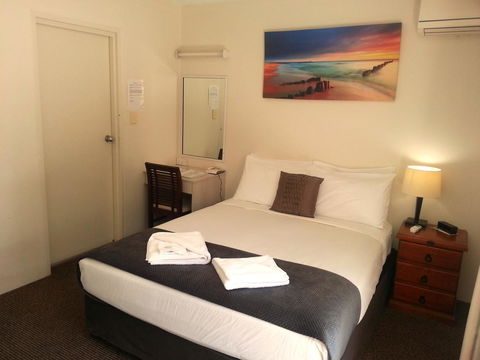 Aabon Apartments & Motel - New Castle Holiday 5
