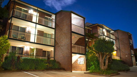 Aabon Apartments & Motel - New Castle Holiday 24