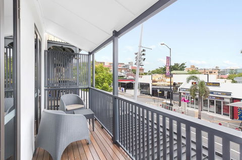 The Beetson Hotel -formerly Gambaro Hotel - New Castle Holiday 25