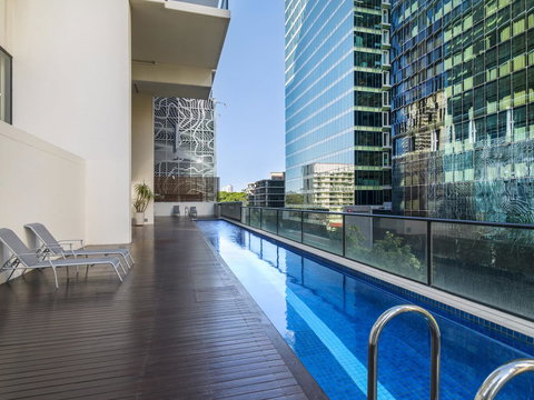 Oaks Brisbane River City Suites - New Castle Holiday 5