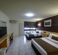 Reef Gateway Hotel - New Castle Holiday