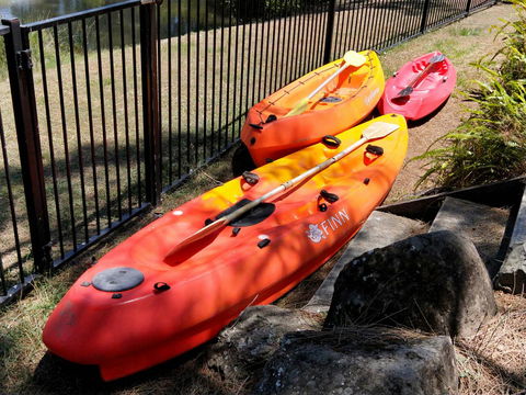 Waterfront Theme Park Getaway - New Castle Holiday 19