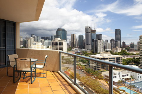 Dockside Brisbane - New Castle Holiday 35