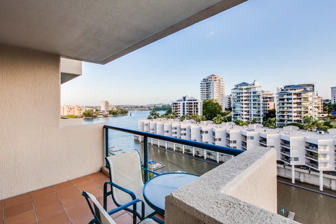 Dockside Brisbane - New Castle Holiday 34