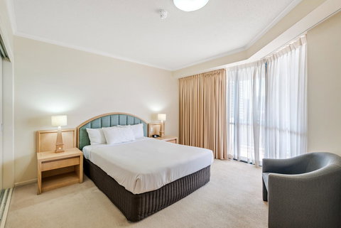 Dockside Brisbane - New Castle Holiday 11