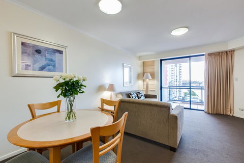 Dockside Brisbane - New Castle Holiday 37