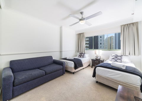 The Meriton Apartments On Main Beach - New Castle Holiday 17