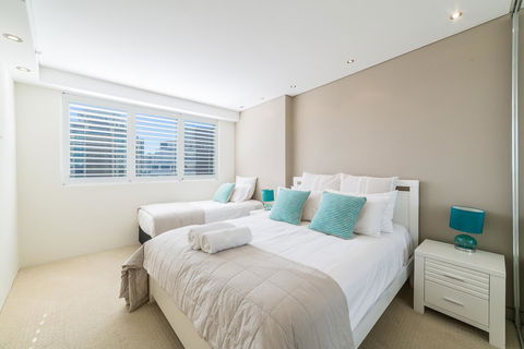The Meriton Apartments On Main Beach - New Castle Holiday 6