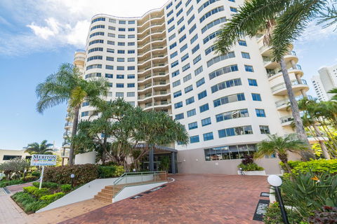 The Meriton Apartments On Main Beach - New Castle Holiday 38