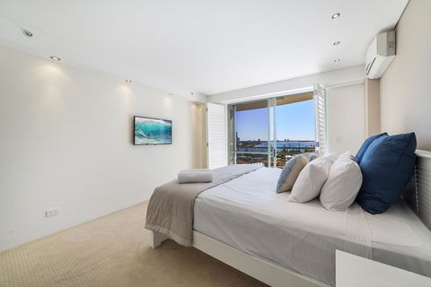 The Meriton Apartments On Main Beach - New Castle Holiday 5
