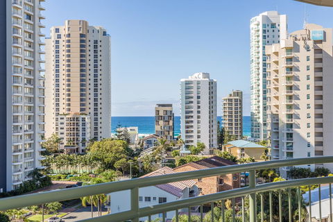 The Meriton Apartments On Main Beach - New Castle Holiday 21