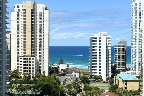 The Meriton Apartments On Main Beach - New Castle Holiday 29