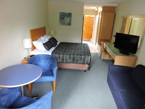 Best Western Airport 85 Motel - New Castle Holiday 24