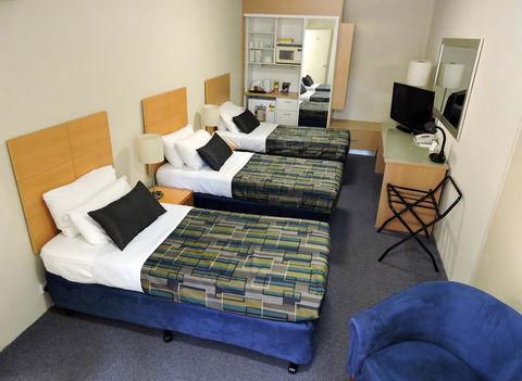 Best Western Airport 85 Motel - New Castle Holiday 43