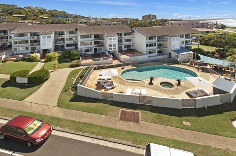 Pandanus Coolum Beach - New Castle Holiday 19