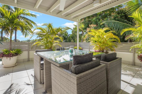 Tropical Reef Apartments - New Castle Holiday 3