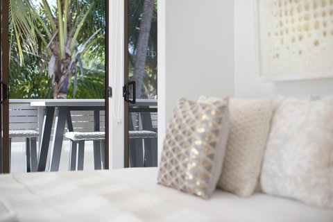 Tropical Reef Apartments - New Castle Holiday 2