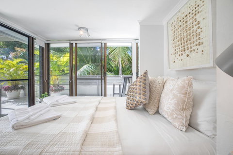 Tropical Reef Apartments - New Castle Holiday 4