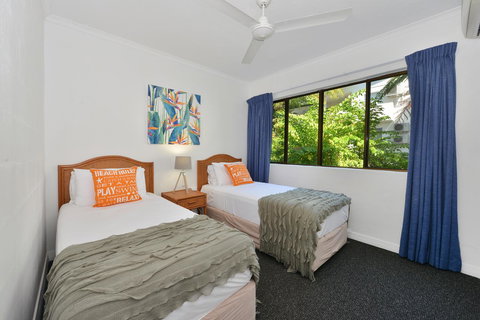 Tropical Reef Apartments - New Castle Holiday 24