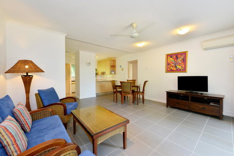 Tropical Reef Apartments - New Castle Holiday 29