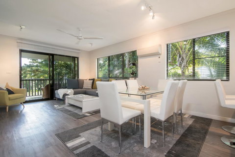 Tropical Reef Apartments - New Castle Holiday 6