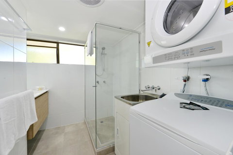 Tropical Reef Apartments - New Castle Holiday 18