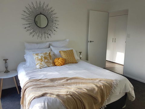 Beautiful Home- Walk To Beach-Short Drive To Noosa - New Castle Holiday 4