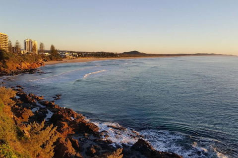Beautiful Home- Walk To Beach-Short Drive To Noosa - New Castle Holiday 9