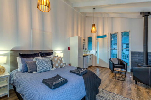 Hampton Estate Wines - New Castle Holiday 2