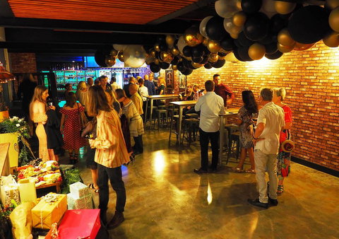 Hampton Estate Wines - New Castle Holiday 10