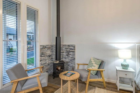 Hampton Estate Wines - New Castle Holiday 1