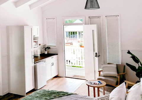 Hampton Estate Wines - New Castle Holiday 22