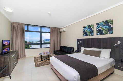 Sunshine Tower Hotel - New Castle Holiday 5