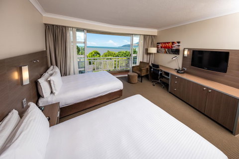 DoubleTree By Hilton Cairns - New Castle Holiday 28