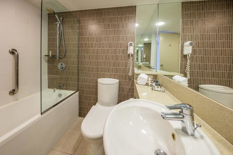 DoubleTree By Hilton Cairns - New Castle Holiday 36