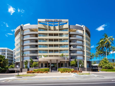 DoubleTree By Hilton Cairns - New Castle Holiday 1