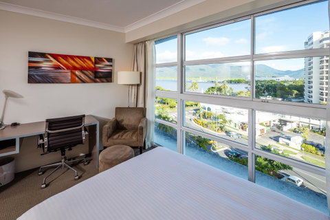 DoubleTree By Hilton Cairns - New Castle Holiday 35