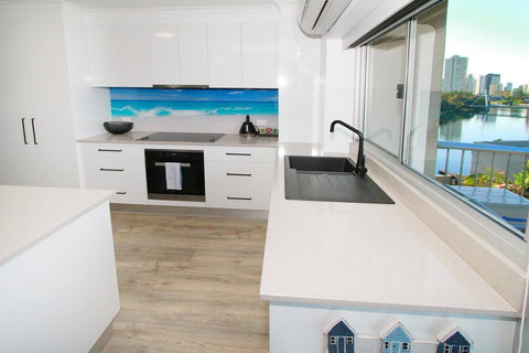 Narrowneck Court Holiday Apartments - New Castle Holiday 28