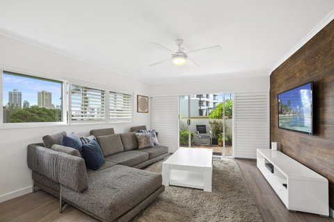 Narrowneck Court Holiday Apartments - New Castle Holiday 17