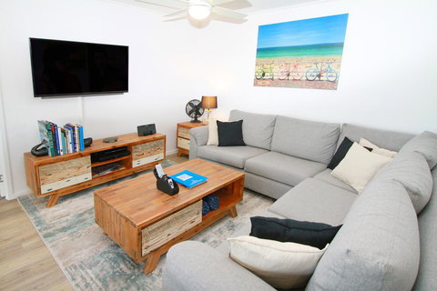 Narrowneck Court Holiday Apartments - New Castle Holiday 26