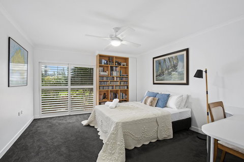 Narrowneck Court Holiday Apartments - New Castle Holiday 13