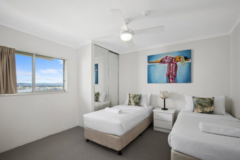 Narrowneck Court Holiday Apartments - New Castle Holiday 22