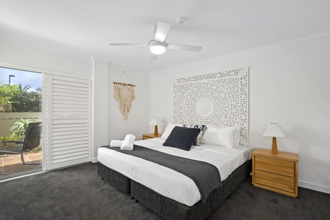Narrowneck Court Holiday Apartments - New Castle Holiday 21