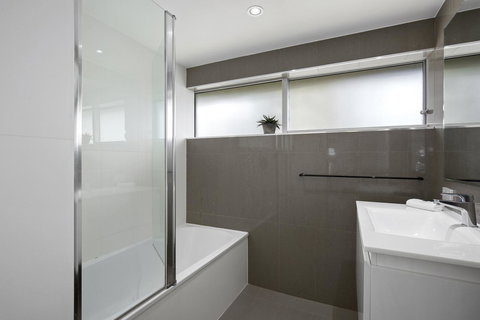 Narrowneck Court Holiday Apartments - New Castle Holiday 9