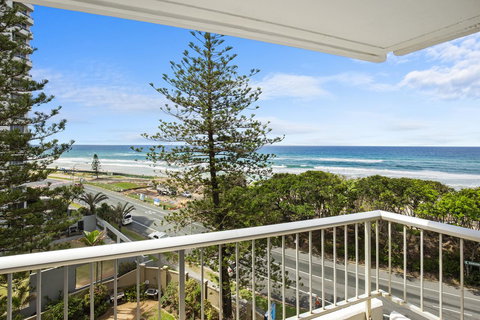 Narrowneck Court Holiday Apartments - New Castle Holiday 1