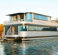 Coomera Houseboats - New Castle Holiday