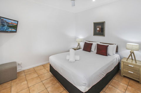 Rimini Holiday Apartments - New Castle Holiday 2